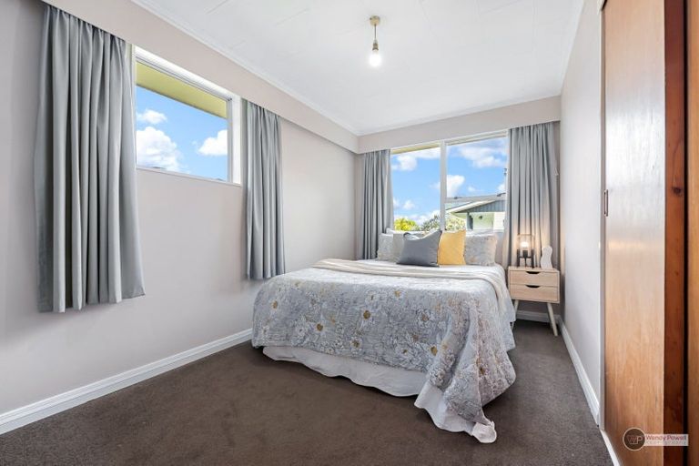 Photo of property in 1/27 Larchmont Grove, Totara Park, Upper Hutt, 5018