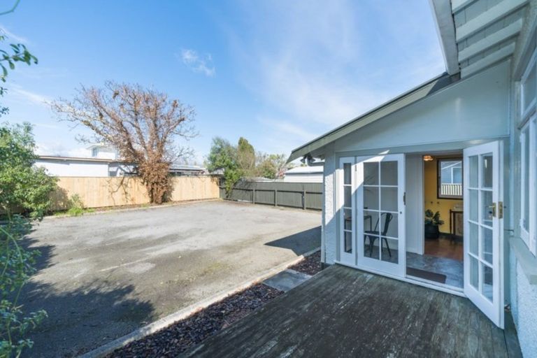 Photo of property in 42 Dahlia Street, Palmerston North, 4410