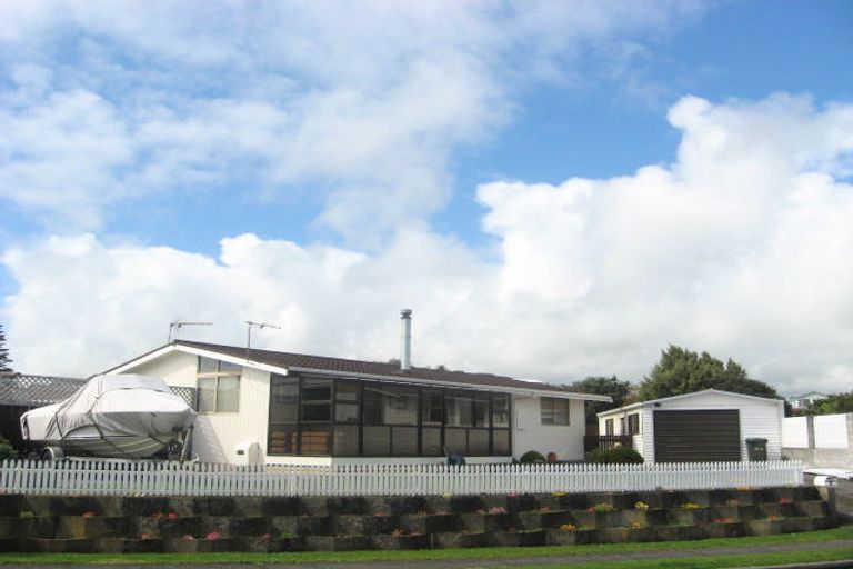 Photo of property in 3 Norton Place, Spotswood, New Plymouth, 4310