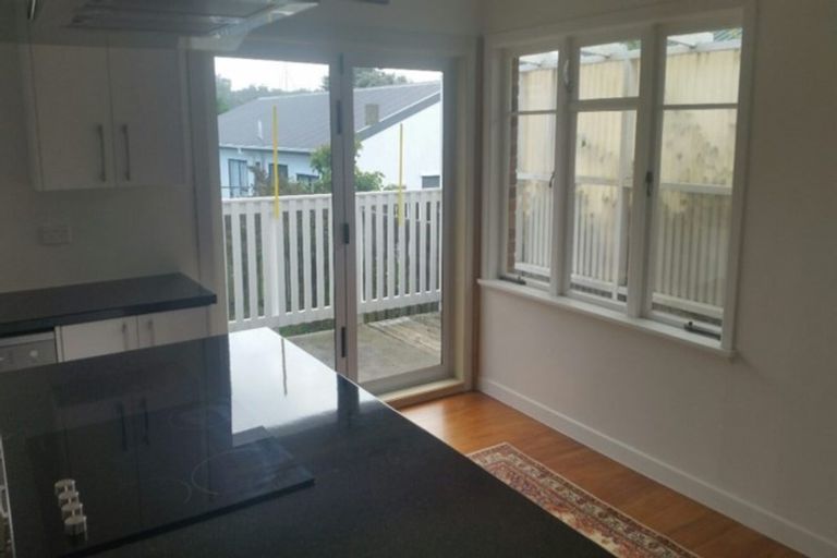 Photo of property in 176 Beach Haven Road, Beach Haven, Auckland, 0626