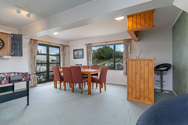 Photo of property in 1 Tamarisk Drive, Riversdale Beach, Masterton, 5872