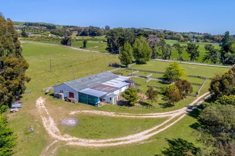 Photo of property in 157 Masterton Stronvar Road, Te Ore Ore, Masterton, 5886
