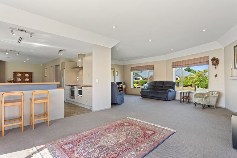 Photo of property in 32 Ashview Place, Rangiora, 7400