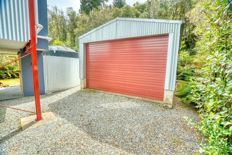 Photo of property in 17 Korua Street, Moana, 7872