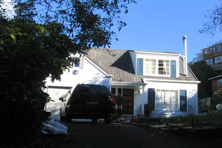 Photo of property in 6 Goddard Grove, Churton Park, Wellington, 6037