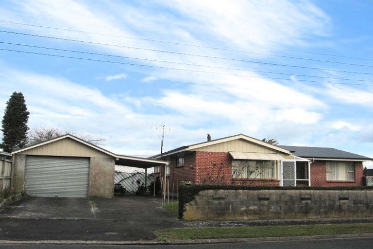 Photo of property in 2 Hendon Road, Fairview Downs, Hamilton, 3214