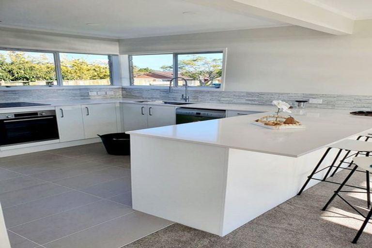 Photo of property in 1/166 Pigeon Mountain Road, Half Moon Bay, Auckland, 2012