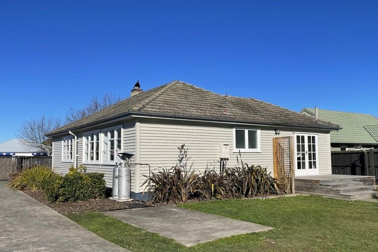 Photo of property in 37 Blighs Road, Strowan, Christchurch, 8052