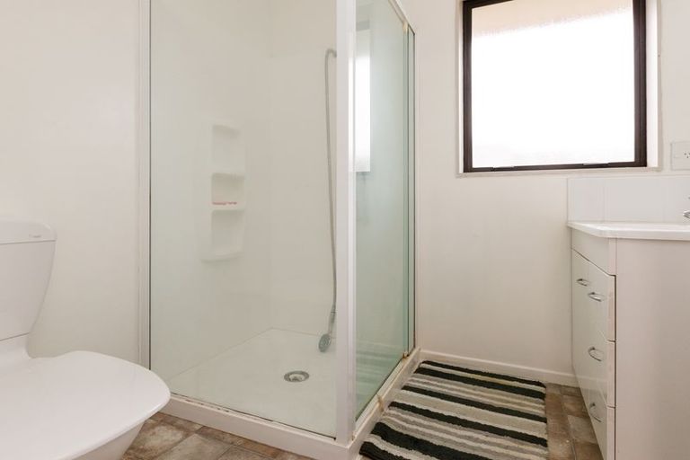 Photo of property in 5 Nevada Way, Kelvin Grove, Palmerston North, 4414