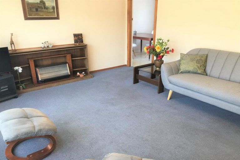 Photo of property in 3 Huia Place, Levin, 5510