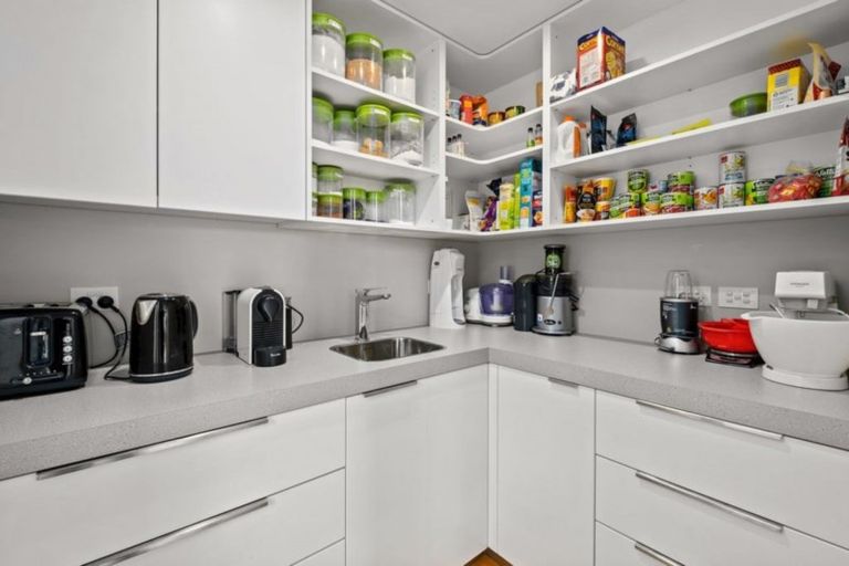 Photo of property in 12 Edgewood Place, Wanaka, 9305