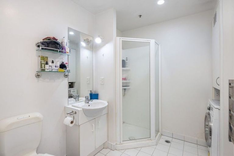 Photo of property in Terrace Garden Apartments, 10a/120 The Terrace, Wellington Central, Wellington, 6011