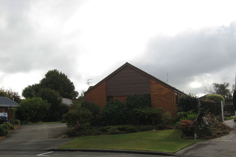 Photo of property in 24 Lodge Place, Ilam, Christchurch, 8041
