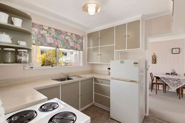 Photo of property in 2/382 Stokes Valley, Stokes Valley, Lower Hutt, 5019