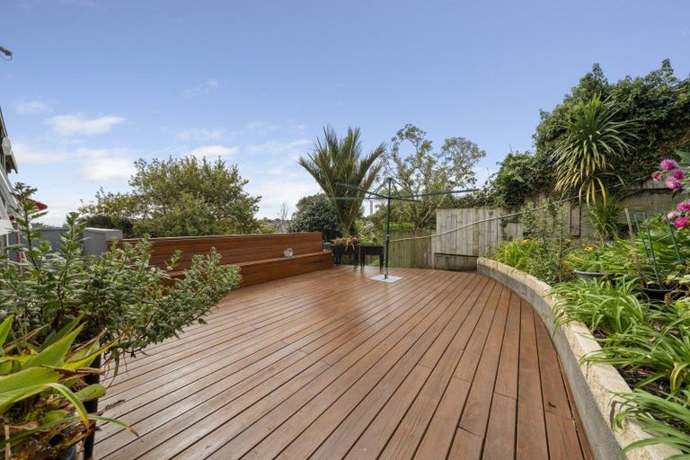 Photo of property in 11 Mount View Place, Spotswood, New Plymouth, 4310