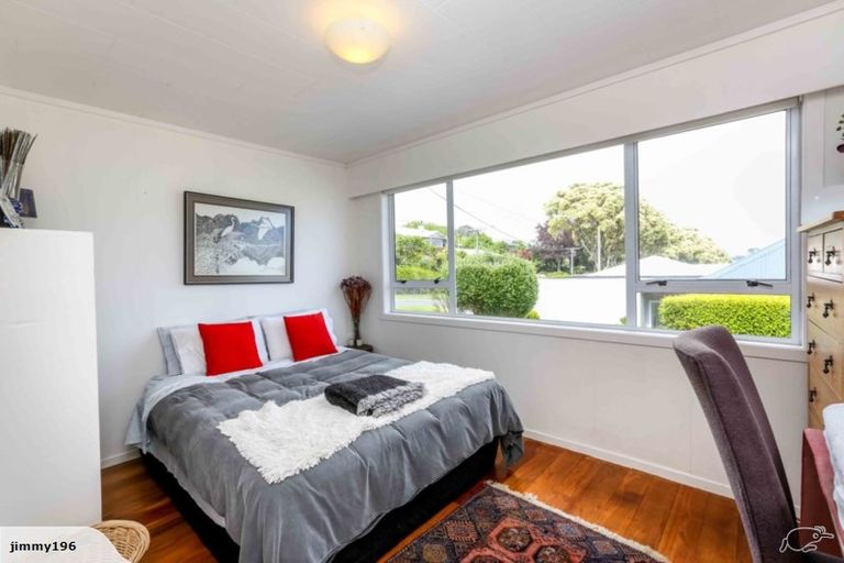 Photo of property in 129 Pendarves Street, New Plymouth, 4312