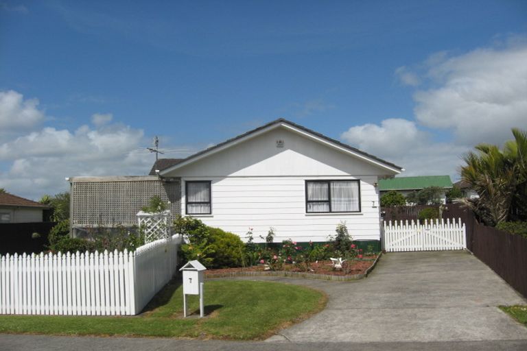 Photo of property in 7 Rukumoana Place, Clendon Park, Auckland, 2103