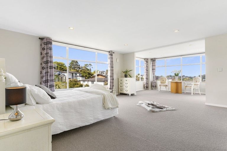 Photo of property in 43 Zara Court, Windsor Park, Auckland, 0632