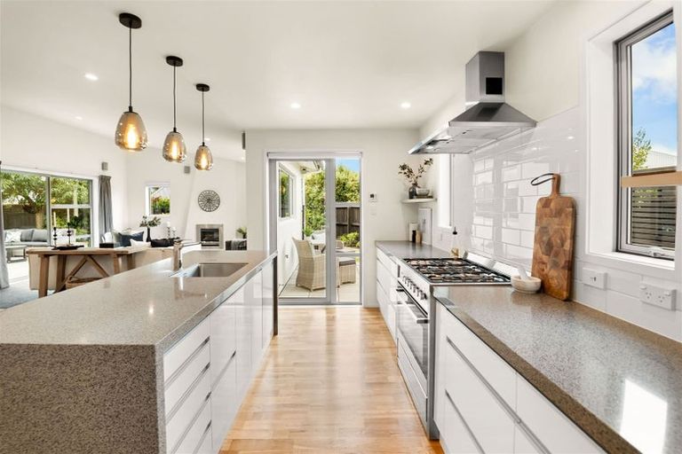 Photo of property in 8 Springwater Avenue, Northwood, Christchurch, 8051