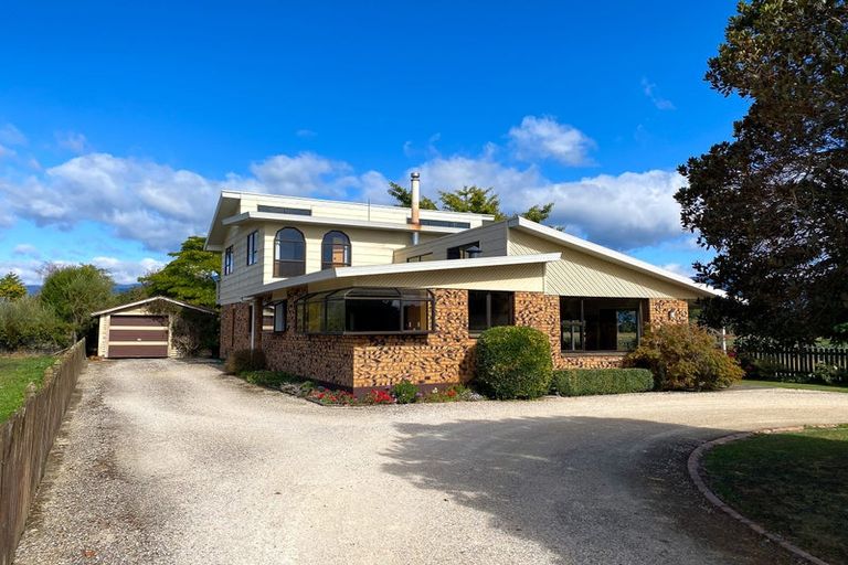 Photo of property in 366 Abel Tasman Drive, Motupipi, Takaka, 7183
