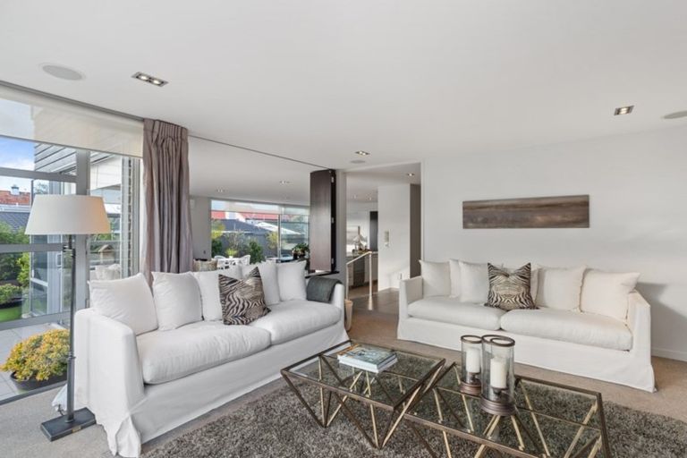 Photo of property in 2a Pierce Road, Milford, Auckland, 0620