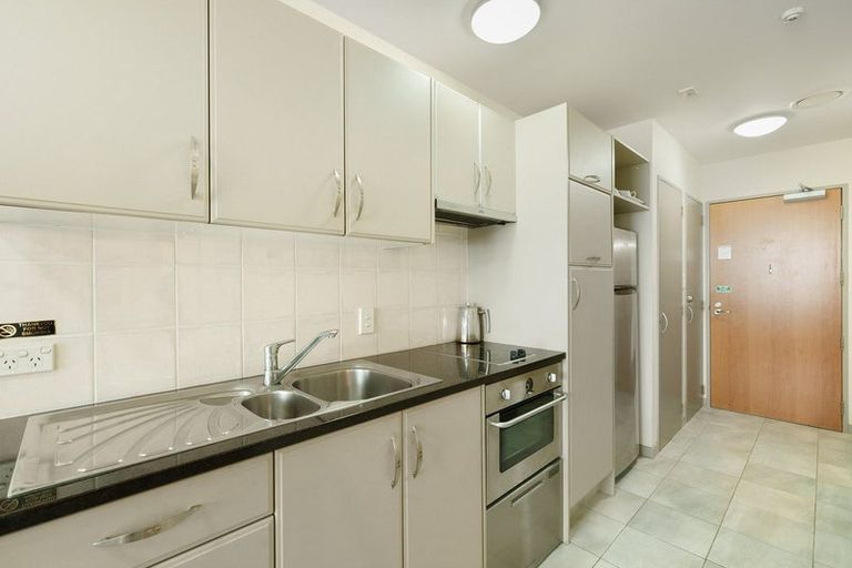 Photo of property in Anchorage Apartments, 317/36 Victoria Road, Mount Maunganui, 3116