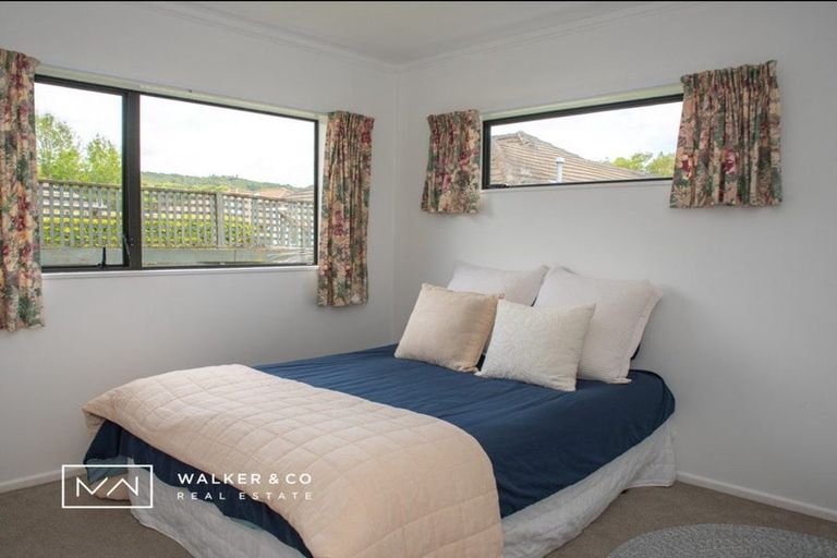 Photo of property in 2 Bathurst Street, Heretaunga, Upper Hutt, 5018