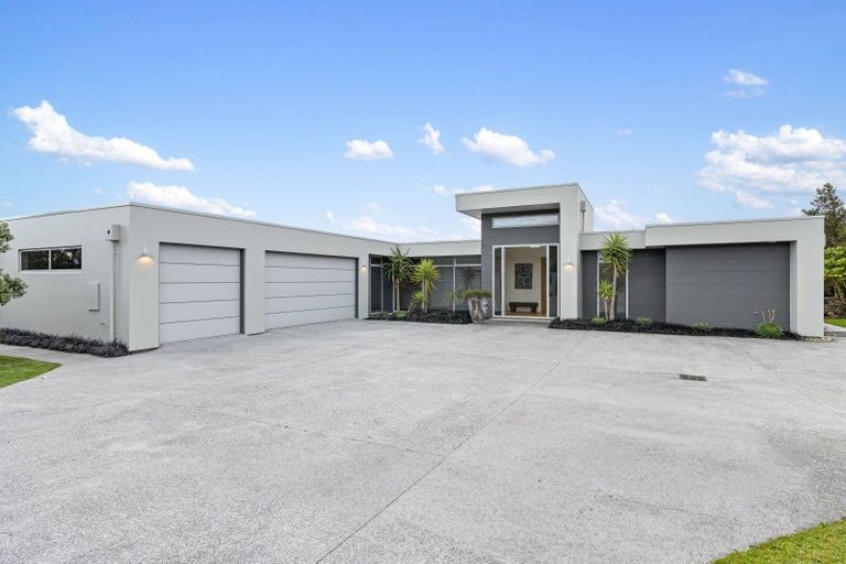 Photo of property in 2 Aglaia Place, Cracroft, Christchurch, 8022