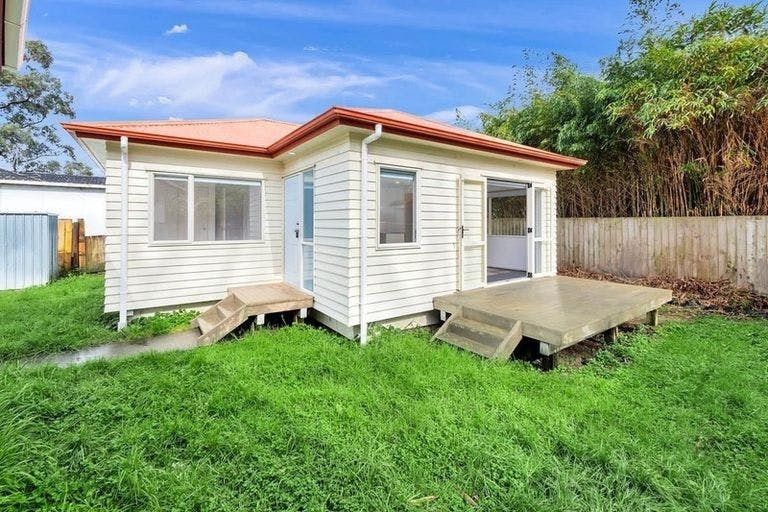 Photo of property in 27 Camphora Place, Ranui, Auckland, 0612