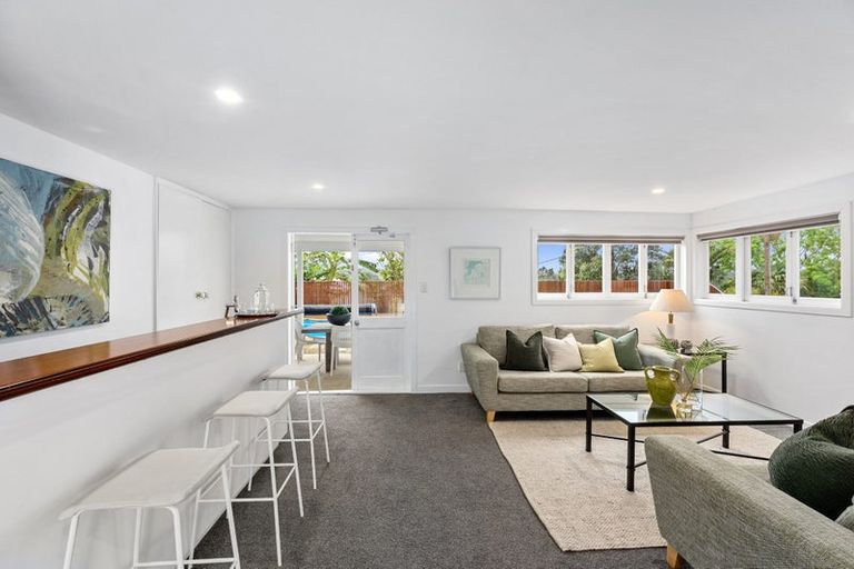 Photo of property in 30 Maritime Terrace, Birkenhead, Auckland, 0626