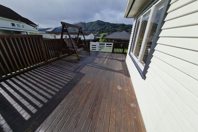 Photo of property in 5 Bledisloe Crescent, Wainuiomata, Lower Hutt, 5014