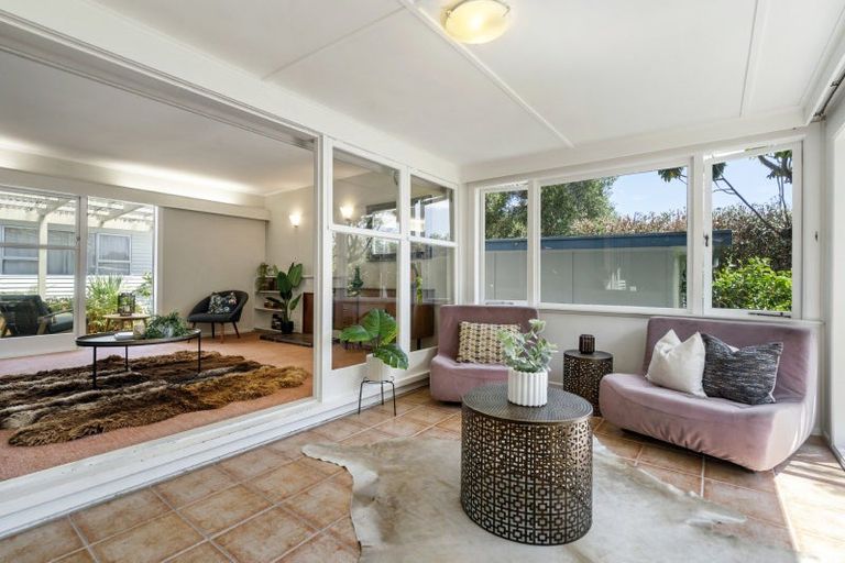 Photo of property in 2/12 Maleme Avenue, Belmont, Auckland, 0622