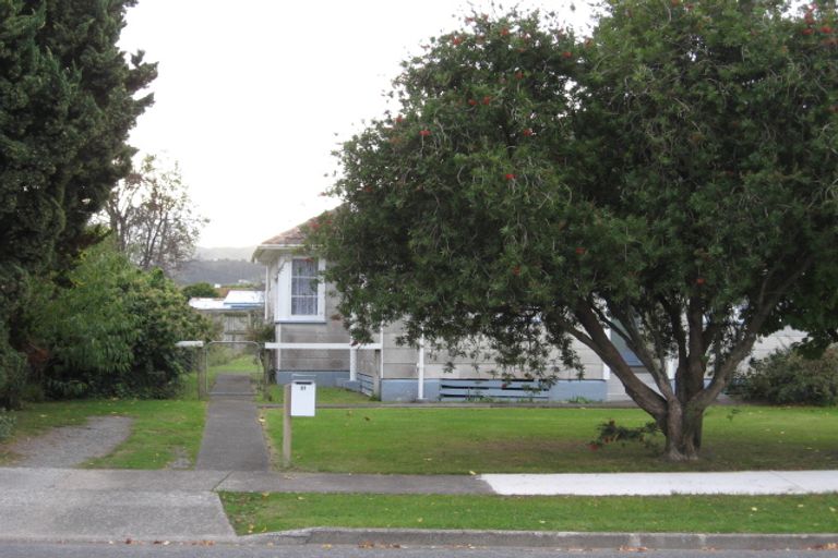 Photo of property in 31-33 Chapman Crescent, Naenae, Lower Hutt, 5011