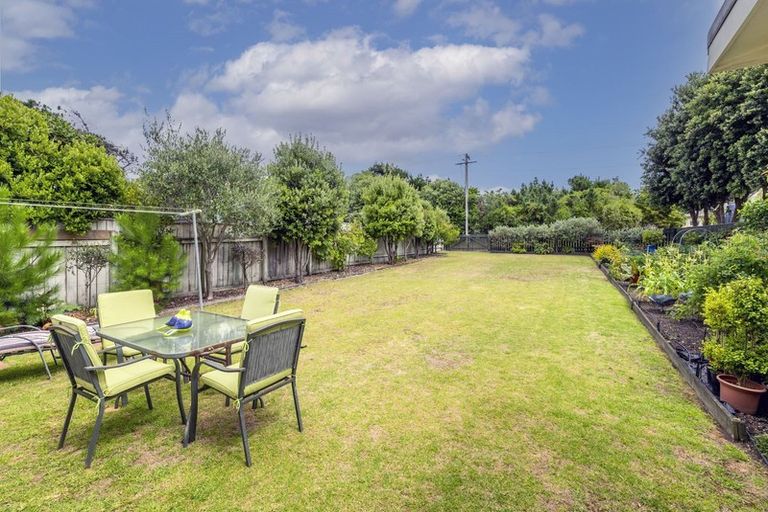 Photo of property in 15 The Avenue, Otaki Beach, Otaki, 5512