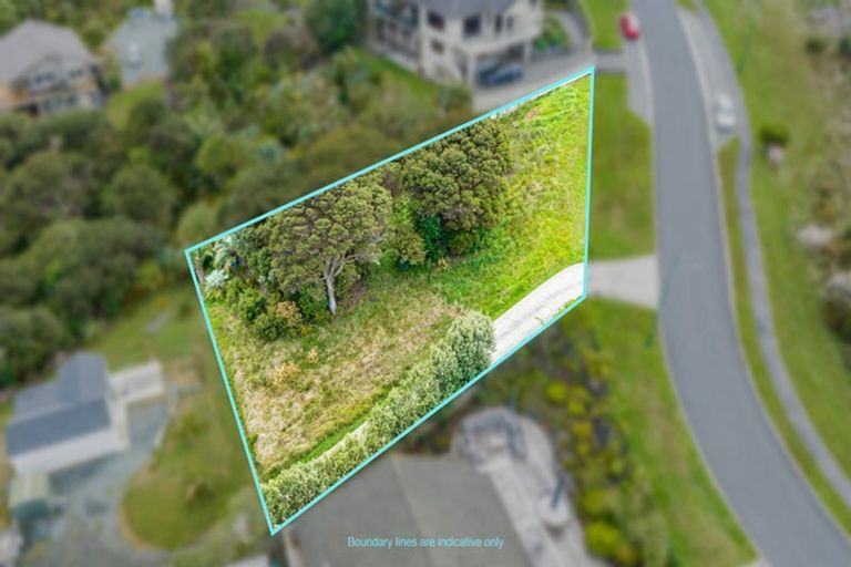 Photo of property in 28 Beauvoir Avenue, Matakatia, Whangaparaoa, 0930