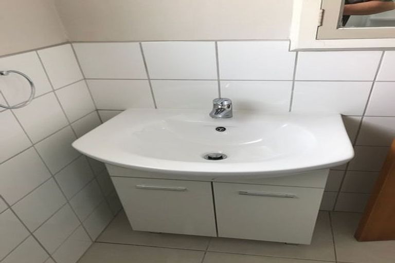 Photo of property in 2/14 Church Square, Addington, Christchurch, 8024