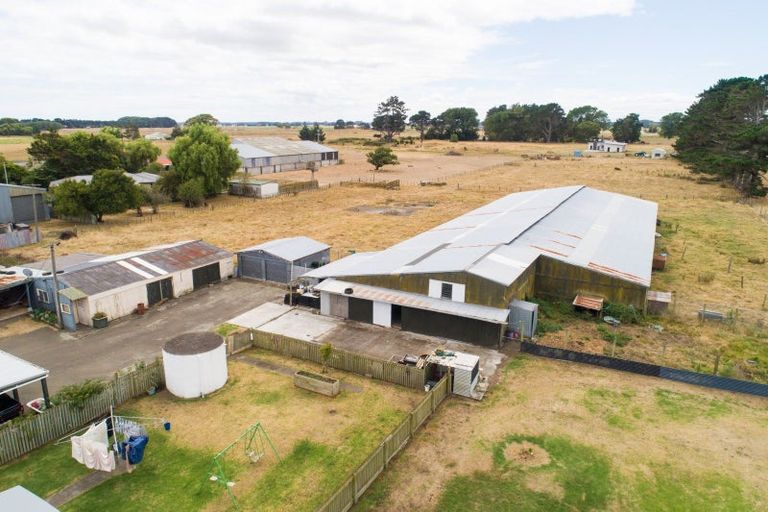 Photo of property in 15 Rangiotu Road, Himatangi, Palmerston North, 4477