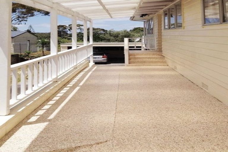 Photo of property in 18 Alton Terrace, Pakuranga Heights, Auckland, 2010