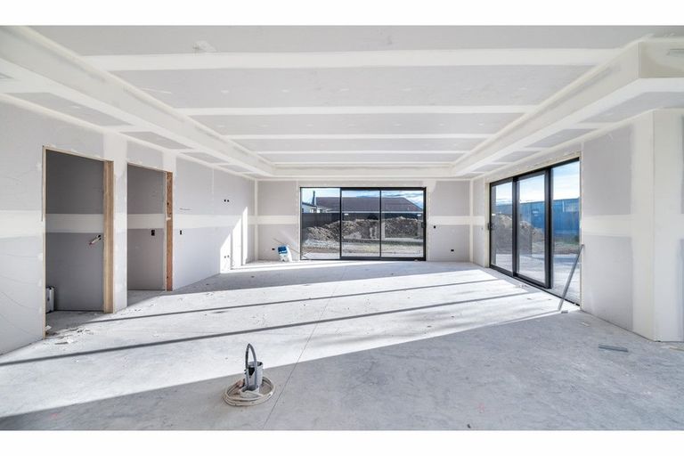 Photo of property in 8 Barker Place, Waikiwi, Invercargill, 9810