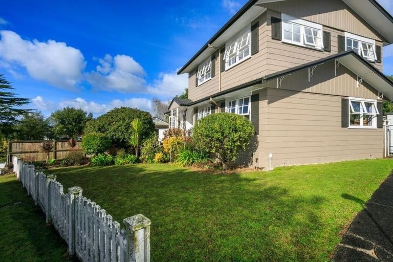 Photo of property in 54 Normanton Street, Glenfield, Auckland, 0629
