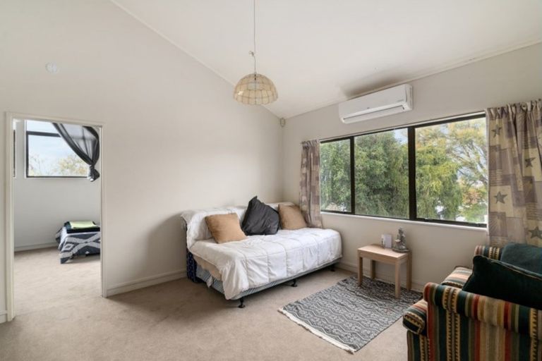 Photo of property in 4 Tirita Street, Kawaha Point, Rotorua, 3010