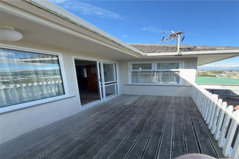 Photo of property in 19 Scott Street, Moturoa, New Plymouth, 4310