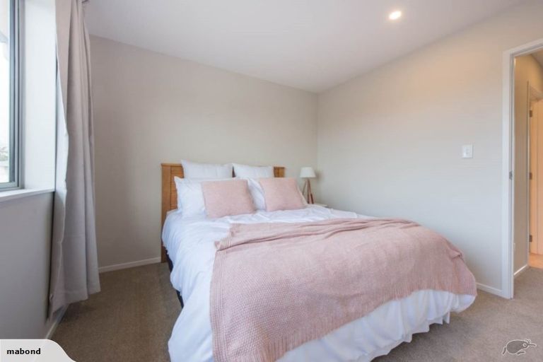 Photo of property in 24/11 Ray Small Drive, Papakura, 2110