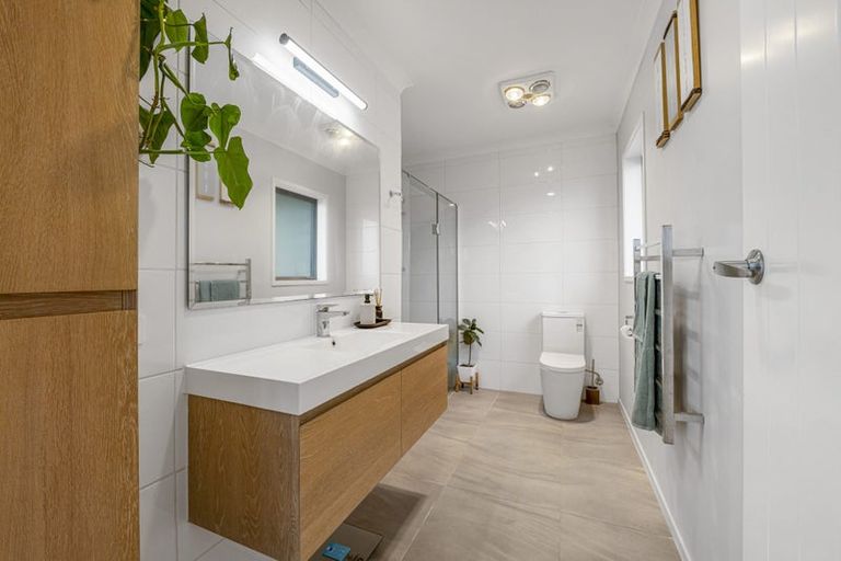 Photo of property in 20 Larlin Drive, Hawera, 4675