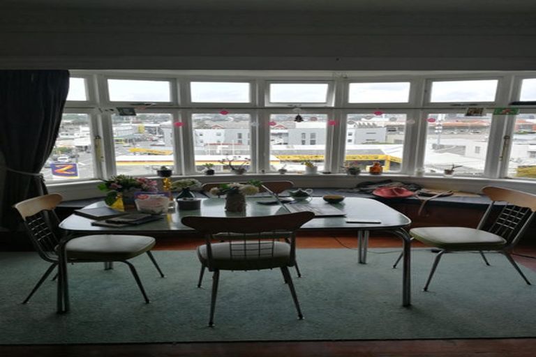 Photo of property in 2 Queens Drive, Kilbirnie, Wellington, 6022