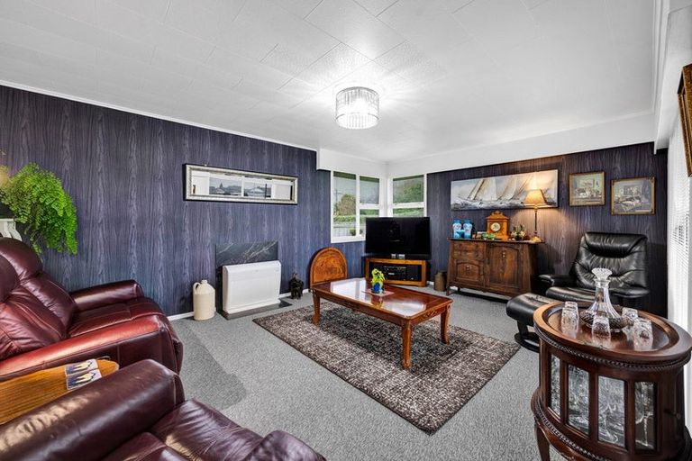 Photo of property in 6 Davidson Street, Hawera, 4610