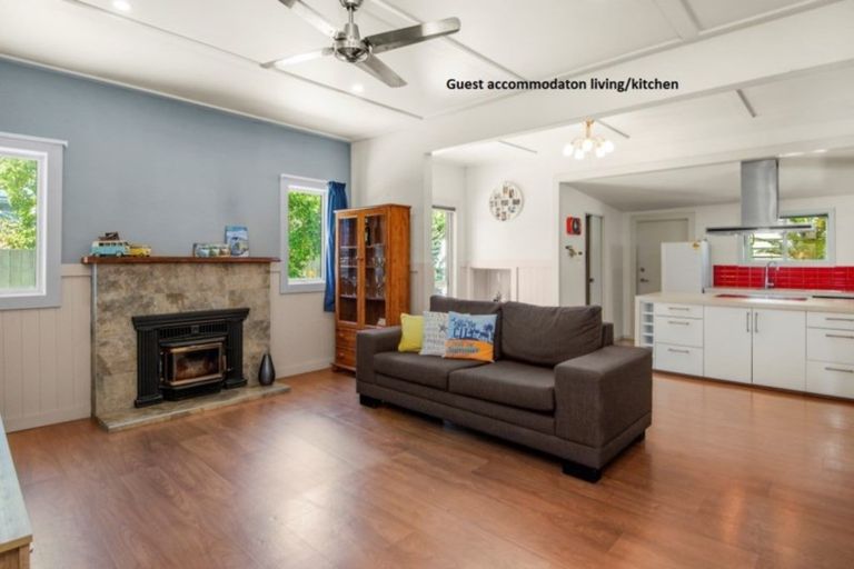 Photo of property in 3 Karaka Road, Kawakawa Bay, Papakura, 2585