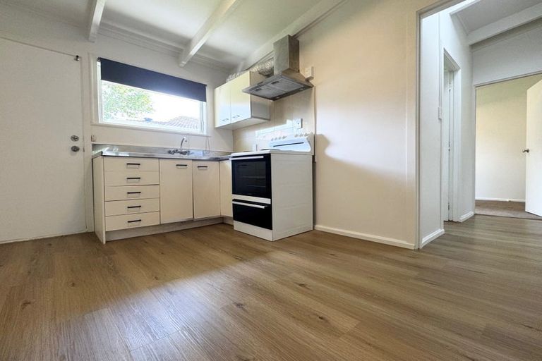 Photo of property in 2/17 Glengarry Road, Glen Eden, Auckland, 0602