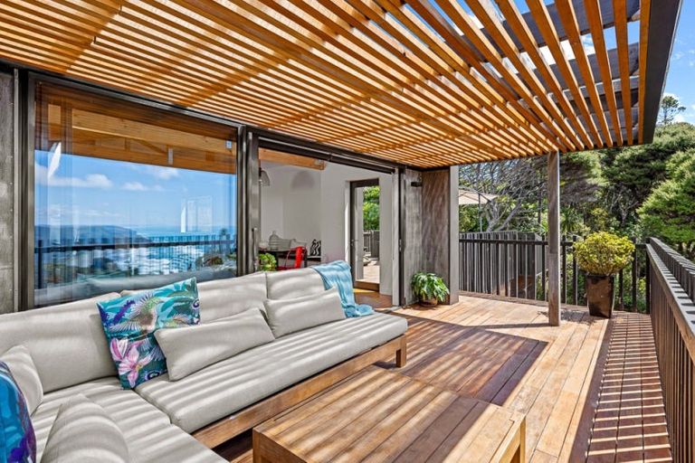 Photo of property in 23 Log Race Road, Piha, New Lynn, 0772