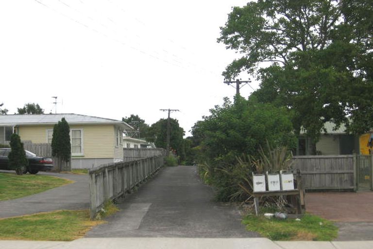 Photo of property in 2/260 Birkdale Road, Birkdale, Auckland, 0626